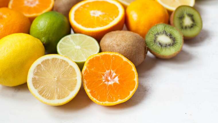 Deficiência de vitamina C: sintomas e riscos para a sua saúde